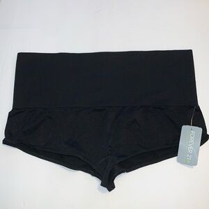 NWT 0X / 1X WIDE WAIST BAND SHORT SHORTS FOREVER 21+ PLUS